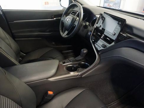 Used 2024 Toyota Camry SE w/ Convenience Package image 22