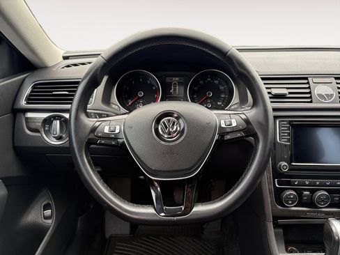 Used 2016 Volkswagen Passat 1.8T SE FWD image 14