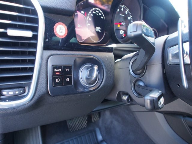 Used 2021 Porsche Cayenne AWD/4WD image 23
