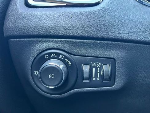 Used 2017 Jeep Compass Limited AWD/4WD image 21