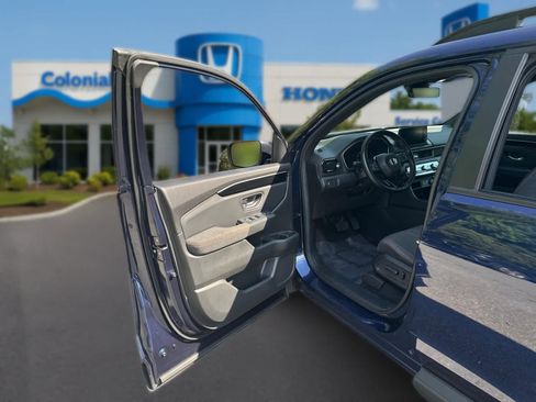 Used 2025 Honda Pilot Sport image 11