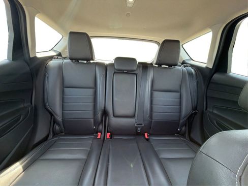 Used 2016 Ford C-MAX Energi SEL w/ Equipment Group 302A FWD image 18