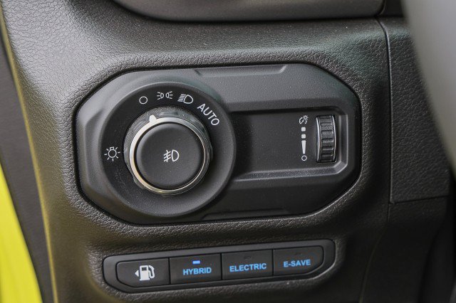 Used 2023 Jeep Wrangler Unlimited w/ Cold Weather Group AWD/4WD image 28