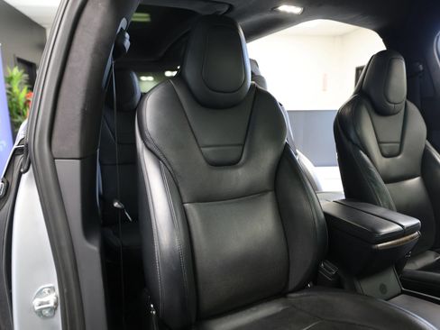 Used 2017 Tesla Model X 90D AWD/4WD image 37