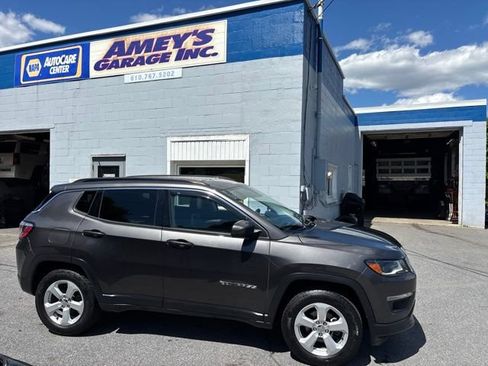 Used 2018 Jeep Compass Latitude w/ Popular Equipment Group AWD/4WD image 7