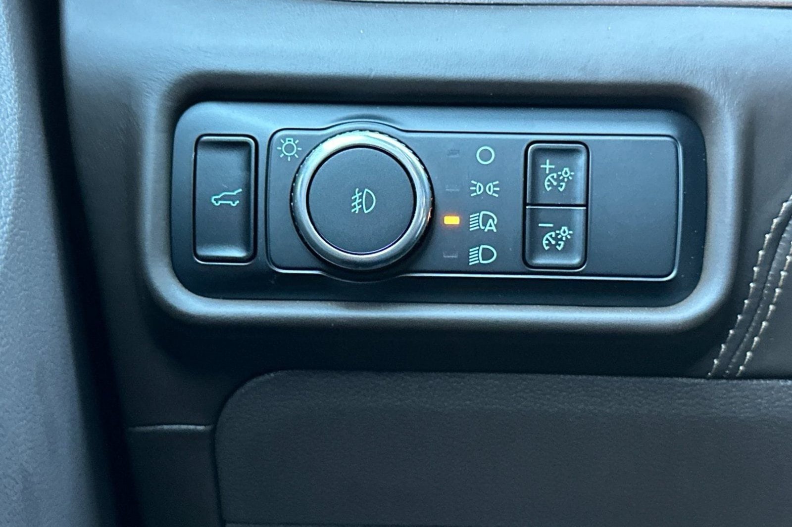 New 2024 Ford Explorer King Ranch w/ Technology Package RWD image 37