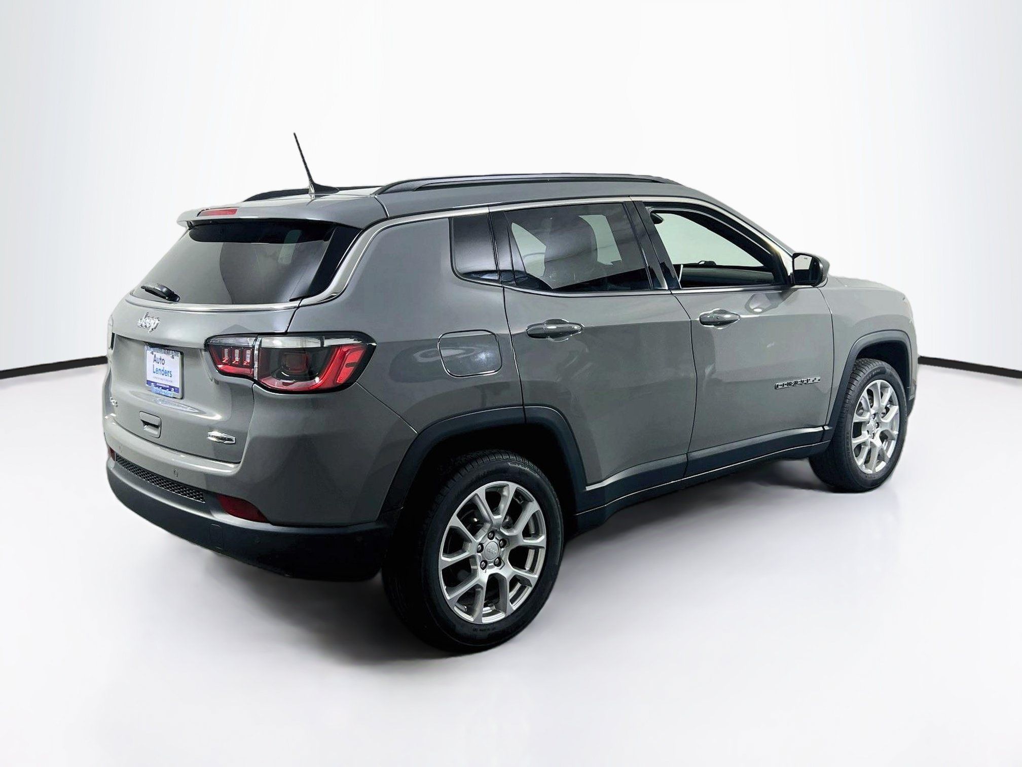Used 2023 Jeep Compass Latitude AWD/4WD image 5