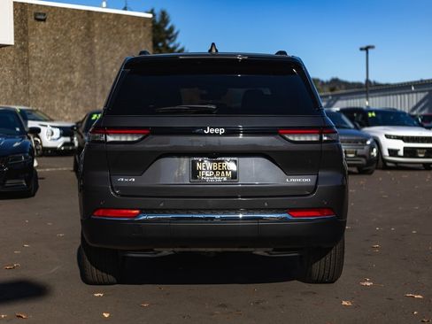 New 2025 Jeep Grand Cherokee Laredo X w/ Trailer Tow Package image 9
