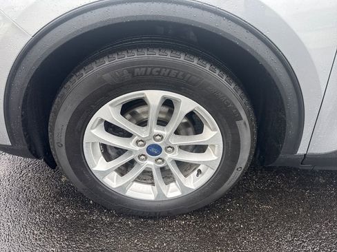 Used 2022 Ford Escape SE w/ Cold Weather Package image 19