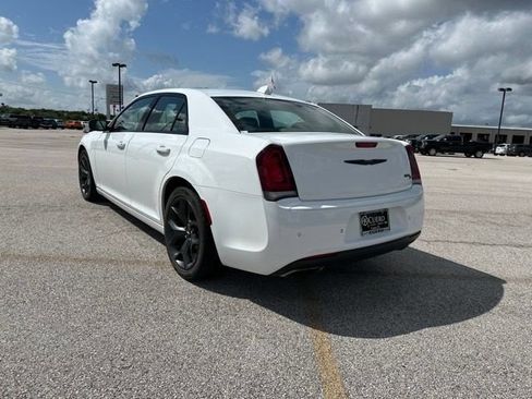 Used 2023 Chrysler 300 S RWD image 3