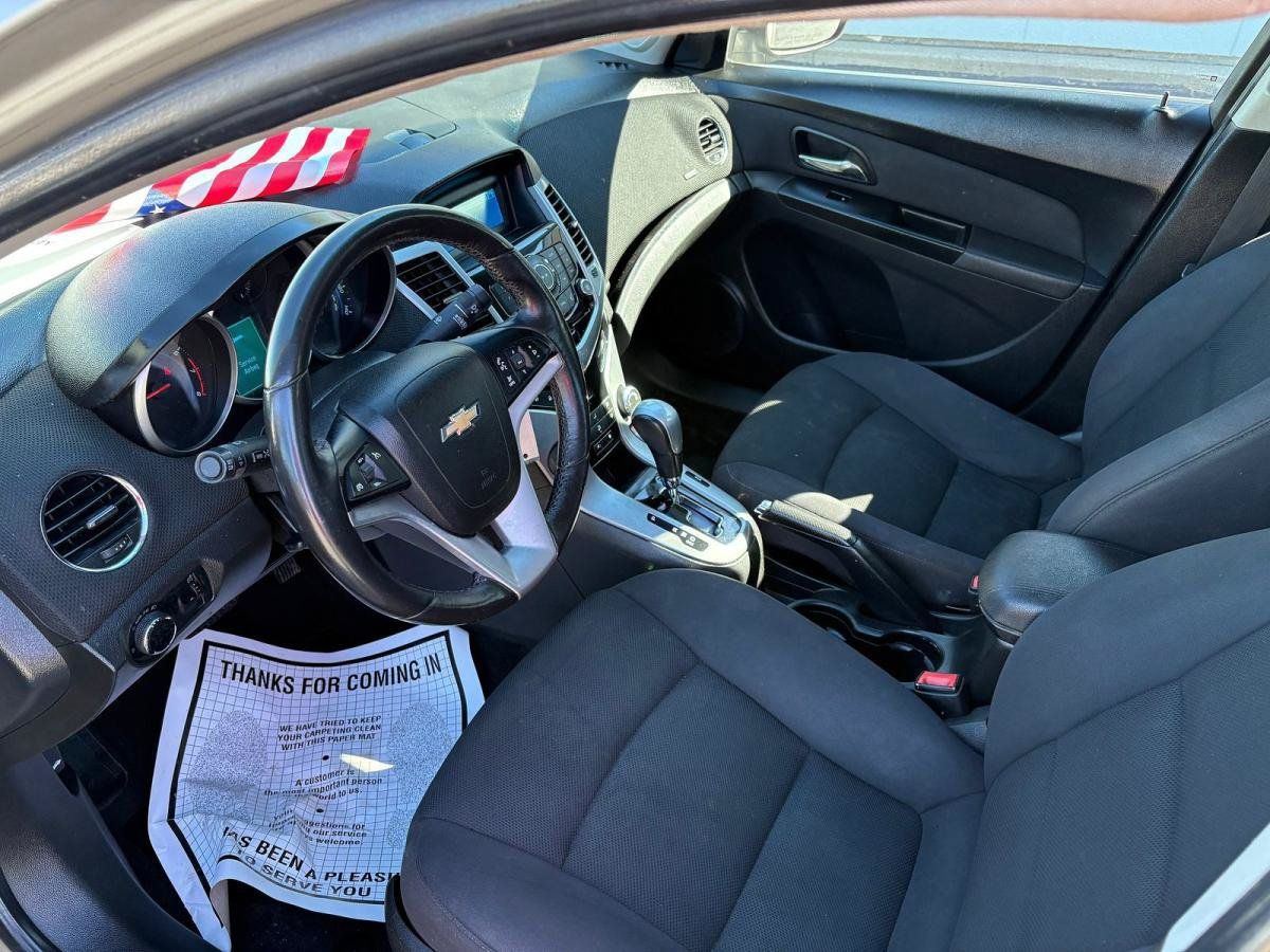 Used 2013 Chevrolet Cruze LT FWD image 10