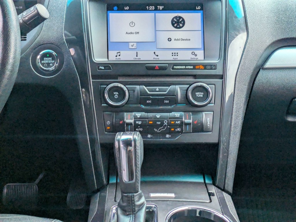 Used 2017 Ford Explorer XLT w/ Equipment Group 202A FWD image 19