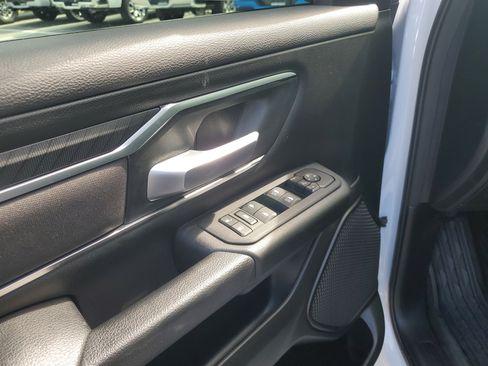 Used 2025 RAM 1500 Big Horn AWD/4WD image 12