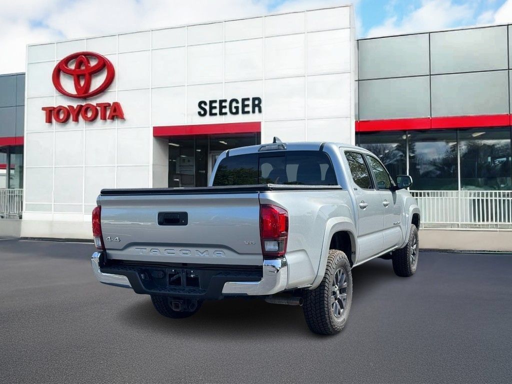 Used 2022 Toyota Tacoma SR5 AWD/4WD image 3