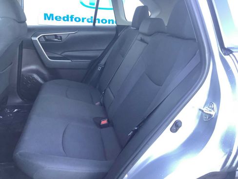 Used 2020 Toyota RAV4 LE w/ All Weather Liner Package AWD/4WD image 13