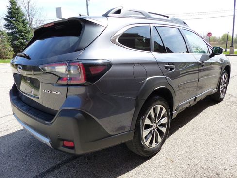 Used 2023 Subaru Outback Limited AWD/4WD image 11