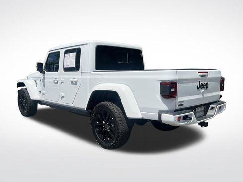 Used 2022 Jeep Gladiator Overland AWD/4WD image 3