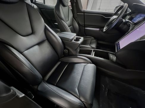 Used 2019 Tesla Model S Performance image 29