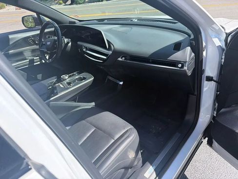 Used 2024 Cadillac Lyriq Sport AWD/4WD image 67