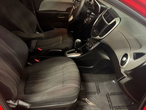 Used 2019 Chevrolet Sonic LT FWD image 12