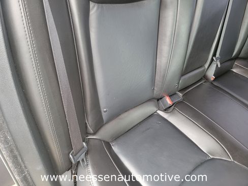 Used 2022 Chrysler 300 Touring L RWD image 12
