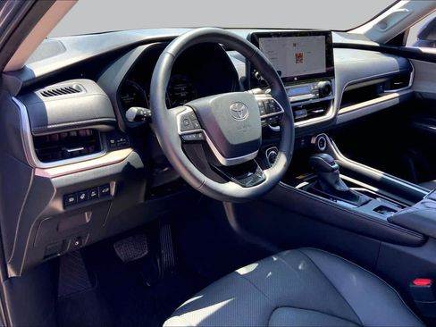 Used 2025 Toyota Grand Highlander AWD Hybrid image 18