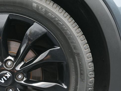 Used 2020 Kia Sorento EX FWD image 21