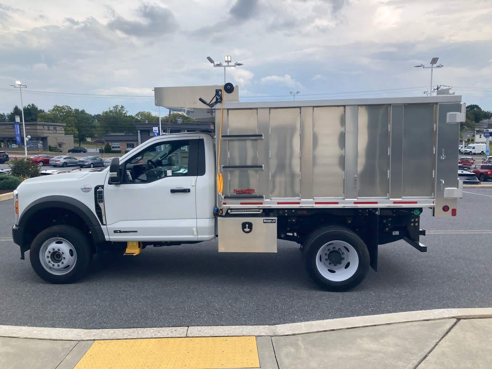 Used 2023 Ford F550 4x4 Regular Cab Super Duty image 5