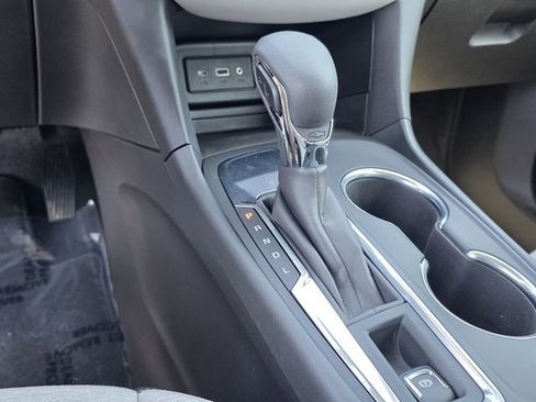 Used 2024 Chevrolet Equinox LS FWD image 21