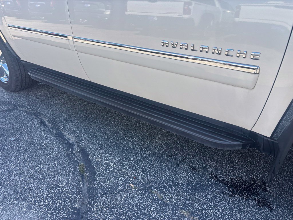 Used 2013 Chevrolet Avalanche LTZ AWD/4WD image 11