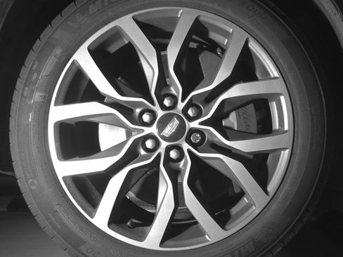 Certified 2025 Cadillac XT6 Sport w/ LPO, Floor Liner Package AWD/4WD image 10
