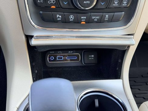 Used 2017 Jeep Grand Cherokee Laredo w/ Quick Order Package 23E AWD/4WD image 6