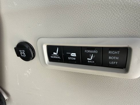 Used 2021 Chrysler Pacifica Limited w/ Premium & Safety Sphere Group AWD/4WD image 15