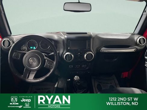 Used 2015 Jeep Wrangler Unlimited Rubicon w/ Max Tow Package AWD/4WD image 15