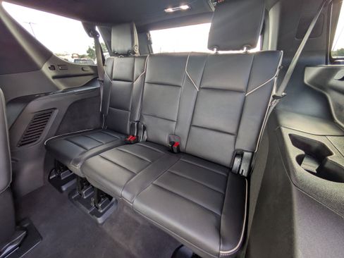 Used 2024 Cadillac Escalade Sport w/ LPO, ONYX Package image 9