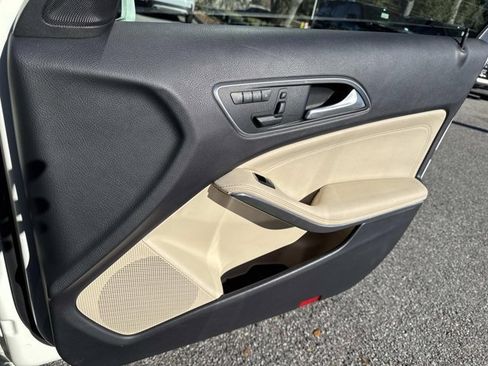 Used 2015 Mercedes-Benz GLA 250 4MATIC image 14