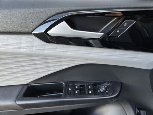 Used 2023 Volkswagen Taos S image 18