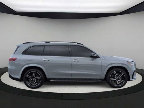 Used 2024 Mercedes-Benz GLS 450 4MATIC image 9