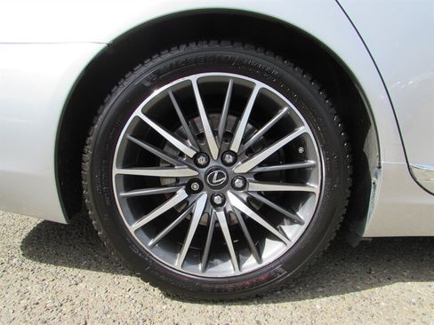 Used 2013 Lexus LS 460 AWD w/ F-Sport Pkg image 35