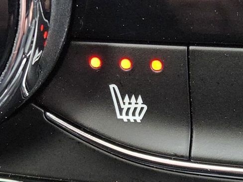 Used 2024 Chevrolet Trax ACTIV w/ Sunroof Package image 7