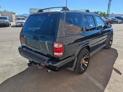 Used 2001 Nissan Pathfinder LE AWD/4WD image 5