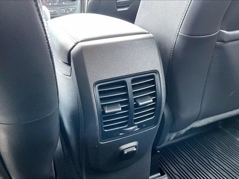 Used 2019 Ford Escape SE FWD image 33