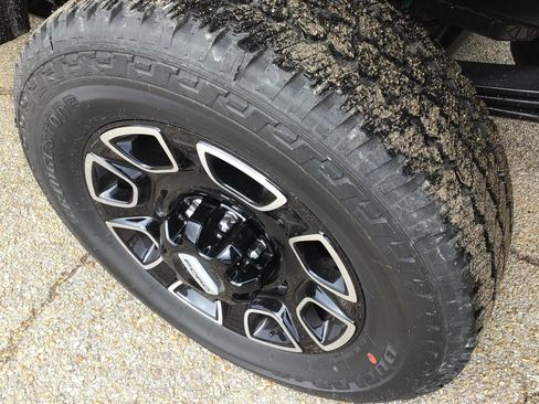 New 2026 Ford F250 Platinum w/ FX4 Off-Road Package image 14