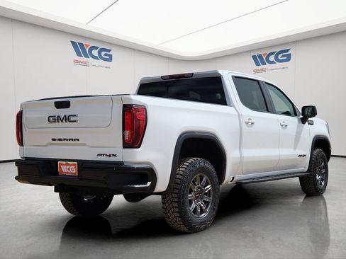 Used 2026 GMC Sierra 1500 AT4X w/ LPO, Black Badging Package AWD/4WD image 4