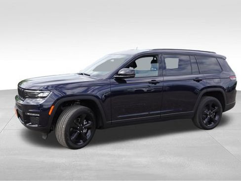 Certified 2024 Jeep Grand Cherokee L Limited w/ Black Appearance Package AWD/4WD image 10