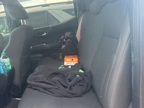 Used 2016 Toyota Tacoma TRD Off-Road w/ Towing Package image 25