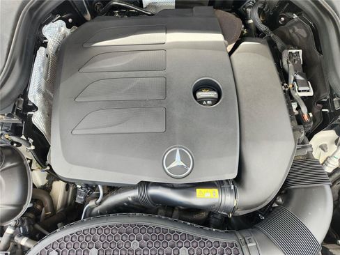 Used 2021 Mercedes-Benz GLC 300 4MATIC image 24