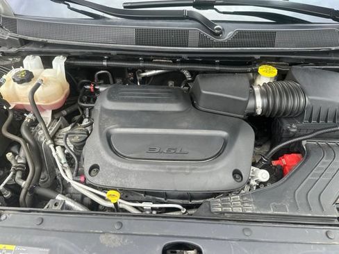 Used 2023 Chrysler Voyager LX FWD image 35
