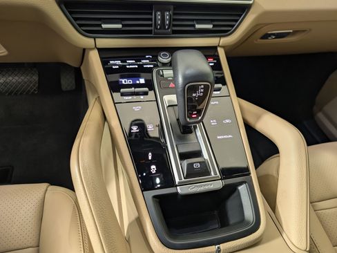 Used 2021 Porsche Cayenne E-Hybrid image 22