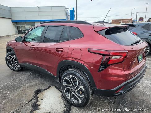 Used 2025 Chevrolet Trax RS w/ Driver Confidence Package image 7